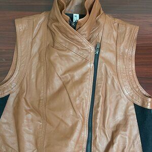 Mural Women’s Brown Leather Vest XS Black Trim Dual Zippers Motorcycle Style